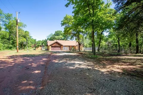 17427 Bugher Rd, Lexington, OK 73051