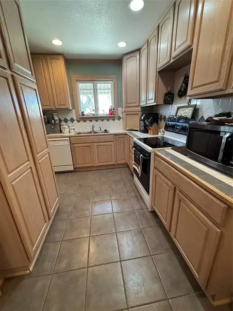 818 N Main St, Guymon, OK 73942 photo 4