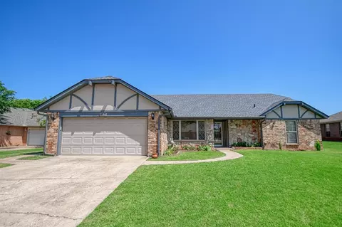 3217 Cove Hollow Ct, Norman, OK 73072