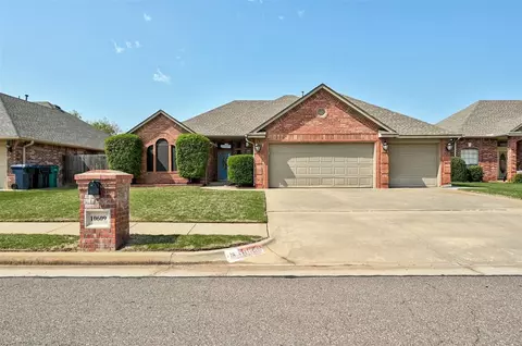 10609 NW 37th St, Yukon, OK 73099