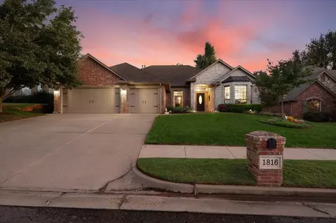1816 Redland Dr, Edmond, OK 73003