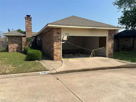 1743 Lionsgate Cir, Bethany, OK 73008