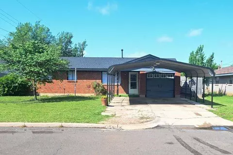 205 S Dallas Ave, Moore, OK 73160