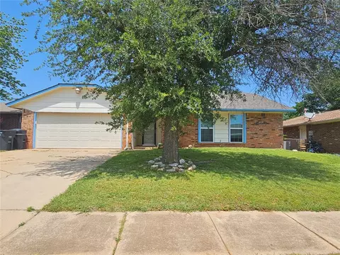 1725 SE 13th St, Moore, OK 73160