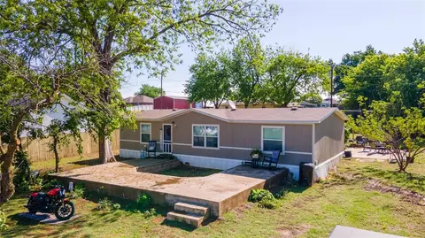 610 S Cedar St, Luther, OK 73054