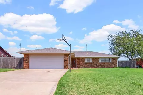 1513 Saber Ln, Weatherford, OK 73096
