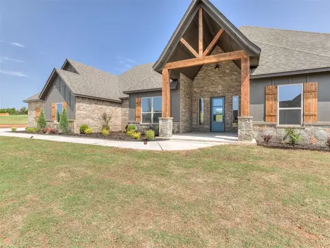 900 Dorsi Cir, Newcastle, OK 73065