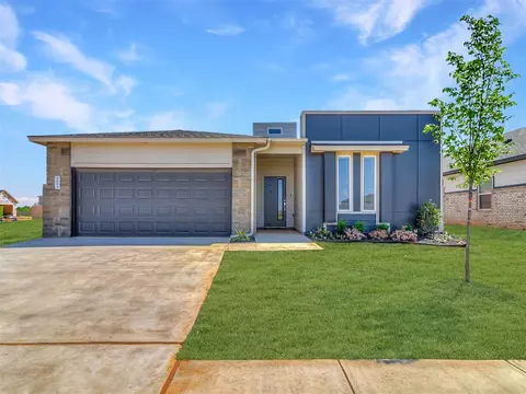 8004 NW 152nd St, Edmond, OK 73013