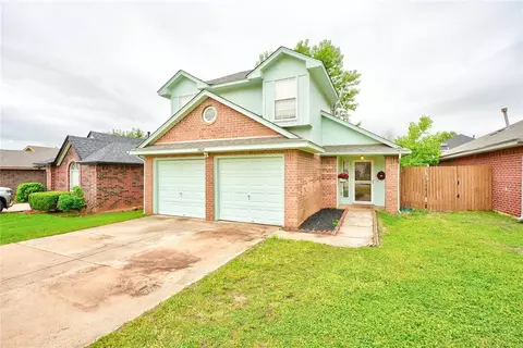 2409 Grapevine Dr, Midwest City, OK 73130