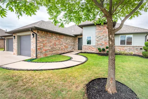 17308 Shadow Hawk Ln, Edmond, OK 73012