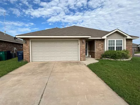 9601 Lauren Dr, Moore, OK 73160