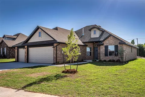 4520 Black Mesa Ln, Yukon, OK 73099