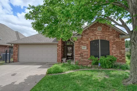 509 Prestwick St, Norman, OK 73072