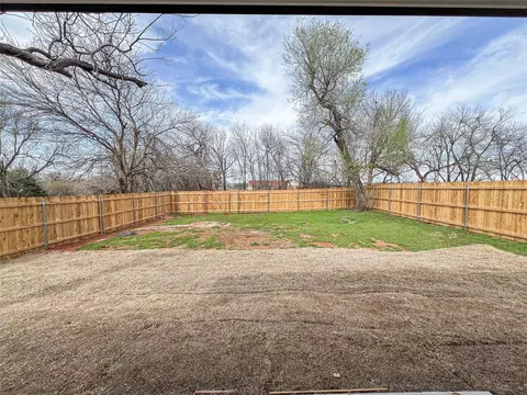 1918 E Springer Ave, Guthrie, OK 73044 photo 16