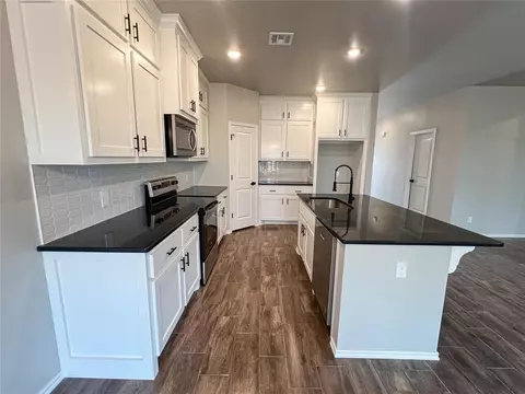 1918 E Springer Ave, Guthrie, OK 73044 photo 7