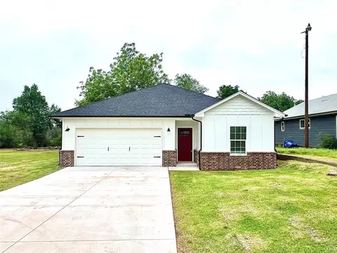 1918 E Springer Ave, Guthrie, OK 73044