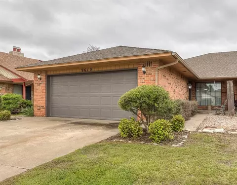 9610 Warringer Ct, Oklahoma City, OK 73162