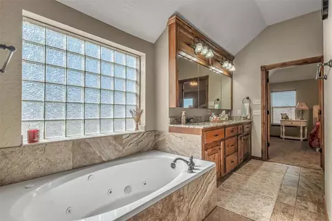 1119 Whispering Ridge Dr, Tuttle, OK 73089 photo 15