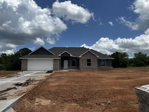 121 Trimble Dr, Shawnee, OK 74804