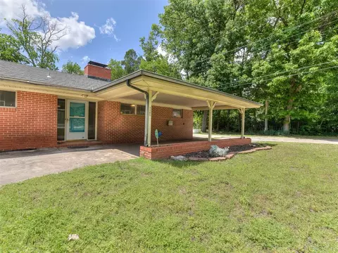 1105 Woodland Dr, Norman, OK 73072