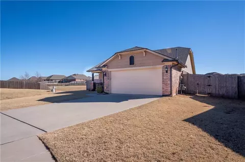 12520 Choctaw Wood Cir, Choctaw, OK 73020