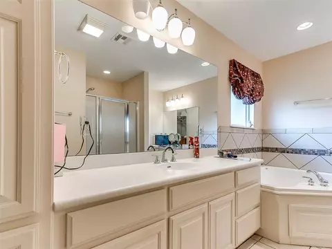 2316 E Rock Creek Rd, Tuttle, OK 73089 photo 30