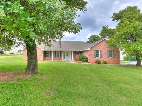 2316 E Rock Creek Rd, Tuttle, OK 73089 photo 7