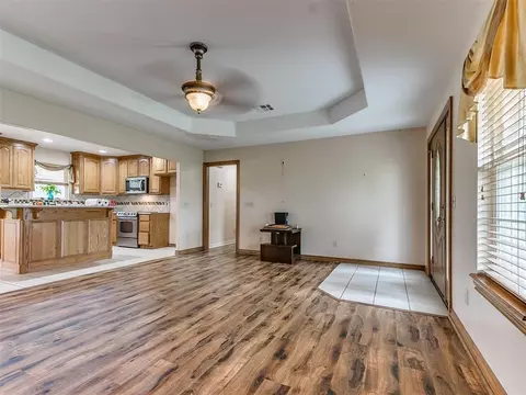 2316 E Rock Creek Rd, Tuttle, OK 73089 photo 13