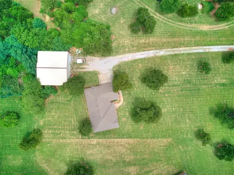 2316 E Rock Creek Rd, Tuttle, OK 73089 photo 4