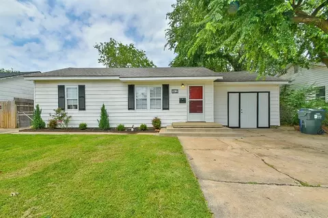 912 N Cockrel Ave, Norman, OK 73071