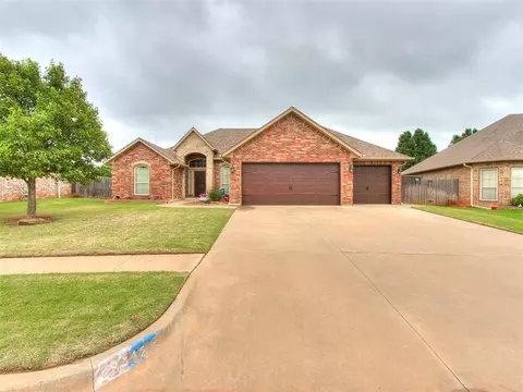 3312 Elmo Way, Moore, OK 73160
