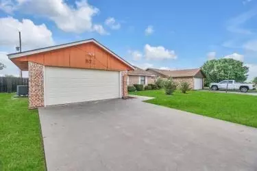 922 SW 60th St, Lawton, OK 73505
