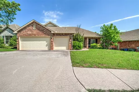 2105 Pine View Ter, Edmond, OK 73003