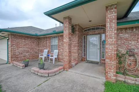 832 Old Mill Rd, Moore, OK 73160 photo 5