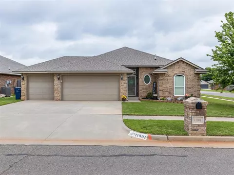 11601 SW 9th St, Yukon, OK 73099