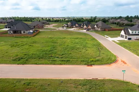 9336 SW 33rd Pl, Oklahoma City, OK 73179