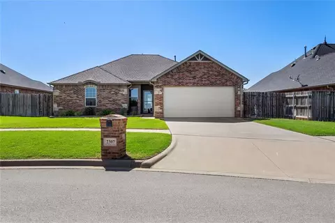 2307 Pumpkin Ln, Weatherford, OK 73096