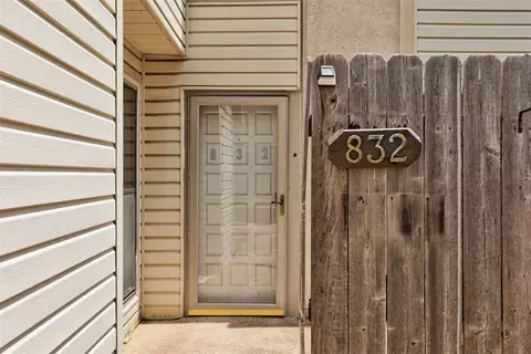 832 Cardinal Creek Blvd, Norman, OK 73072