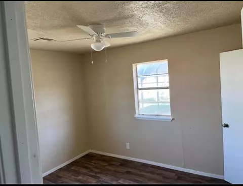 1044 E Chestnut St, Altus, OK 73521 photo 12