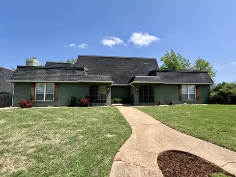 11004 Springhollow Rd, Oklahoma City, OK 73120