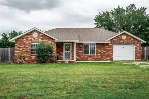 510 W Fruit St, Lone Grove, OK 73443