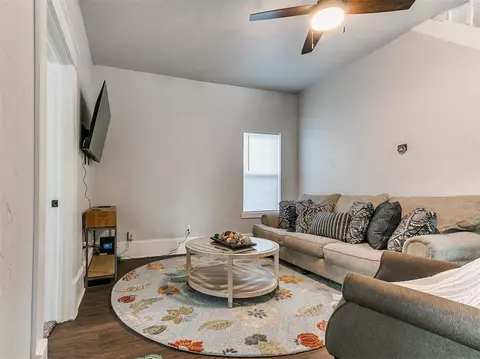 319 E Washington St, Guthrie, OK 73044 photo 16
