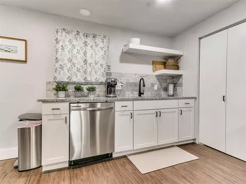 319 E Washington St, Guthrie, OK 73044 photo 8
