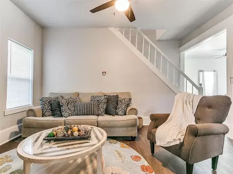 319 E Washington St, Guthrie, OK 73044 photo 17