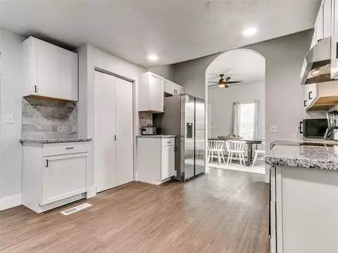 319 E Washington St, Guthrie, OK 73044 photo 7