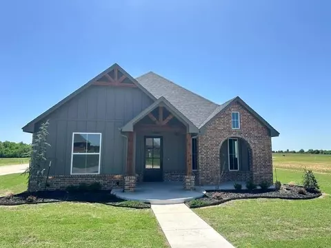2110 W Sunset Dr, Mustang, OK 73064