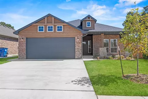 256 Park Ln, Harrah, OK 73045