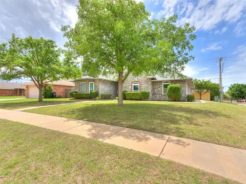 1400 NW 9th St, Moore, OK 73170 photo 4
