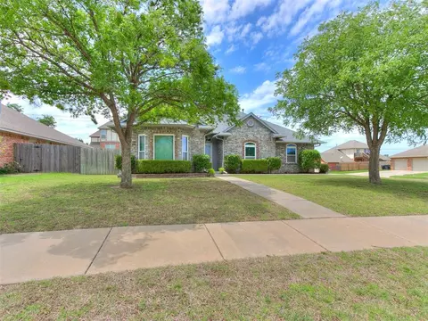 1400 NW 9th St, Moore, OK 73170 photo 2