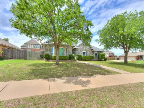 1400 NW 9th St, Moore, OK 73170 photo 3